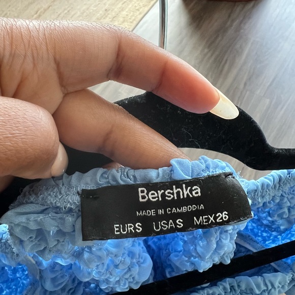 Blue textured bubble sleeved crop top - Picture 7 of 7